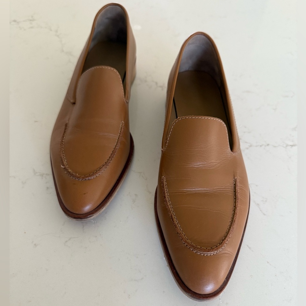 Everlane Tan Leather Loafers Sleek Minimalist Design